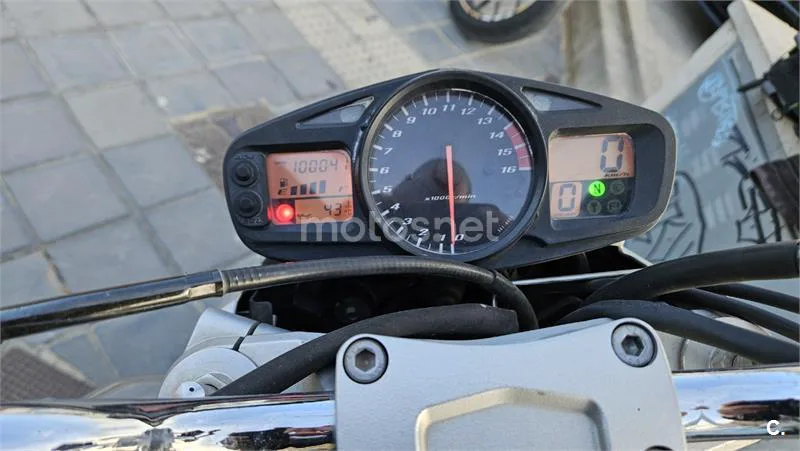 Suzuki GSR 600 – Vista 2