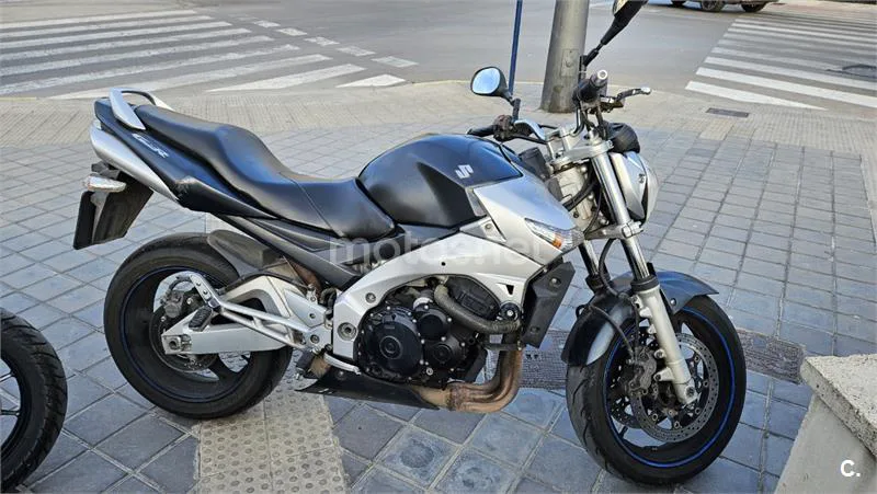 Suzuki GSR 600 – Vista 5