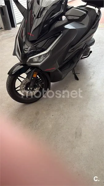 Honda Forza 350 – Vista 3