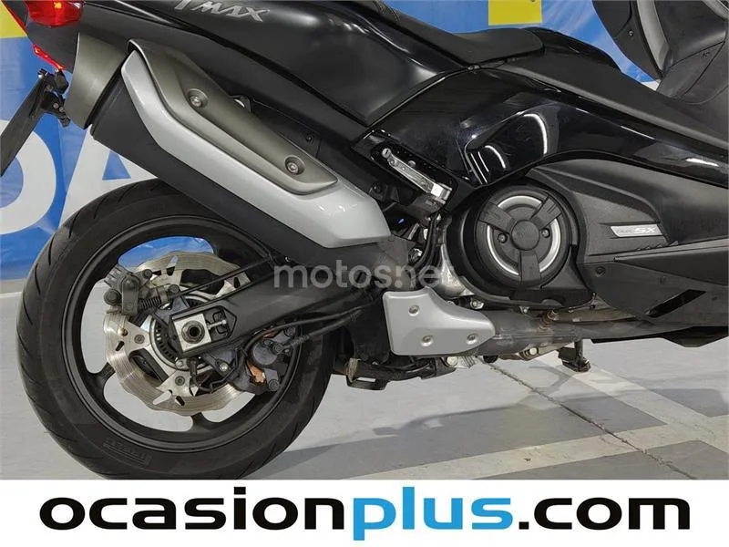 Yamaha TMAX – Vista 14