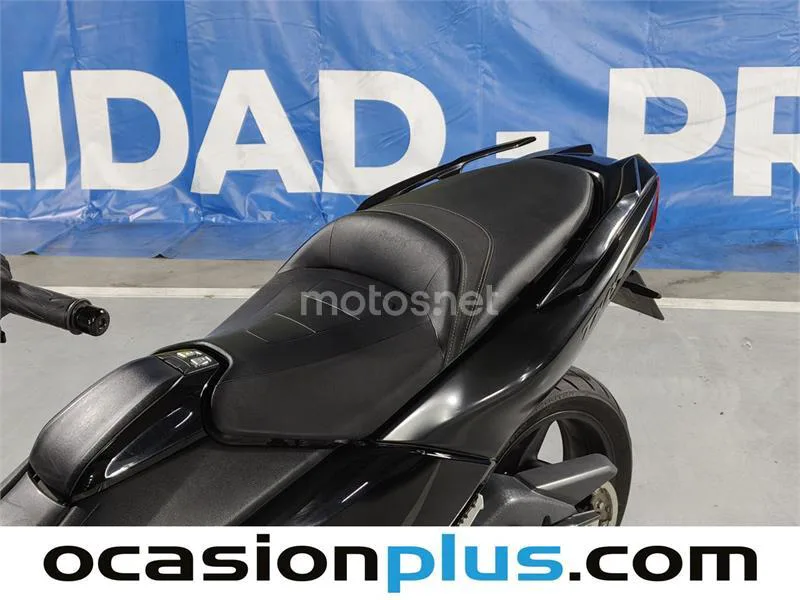 Yamaha TMAX – Vista 18