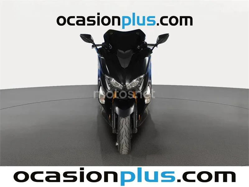 Yamaha TMAX – Vista 5