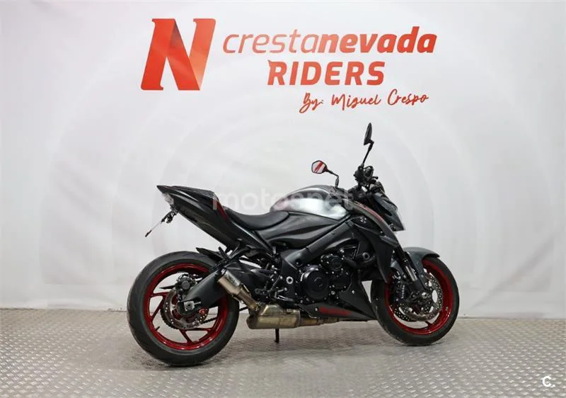 Suzuki GSX-S – Vista 11