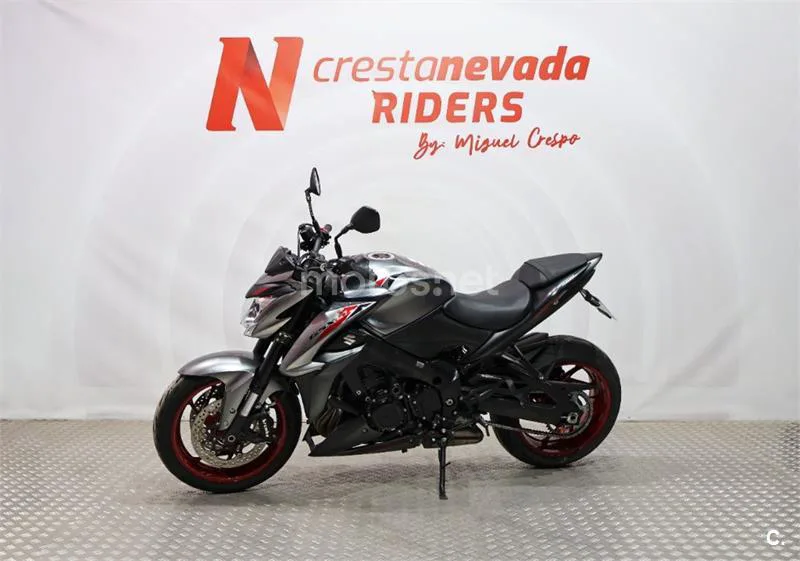 Suzuki GSX-S – Vista 4