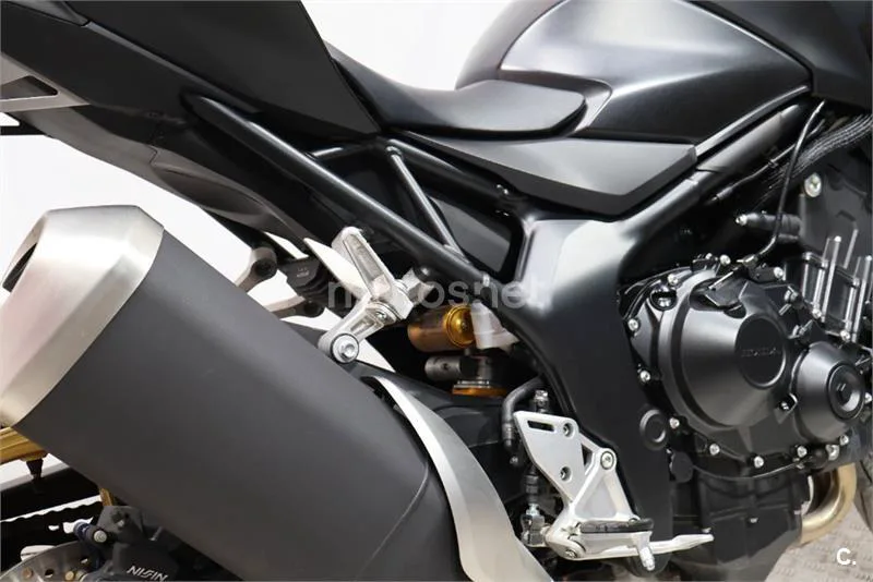 Honda CB 1000 Hornet – Vista 15