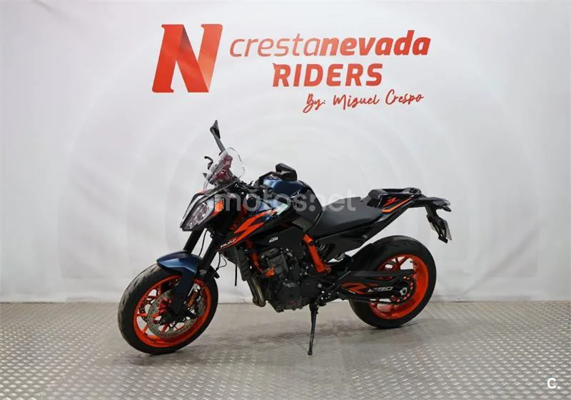 KTM 890 – Vista 4