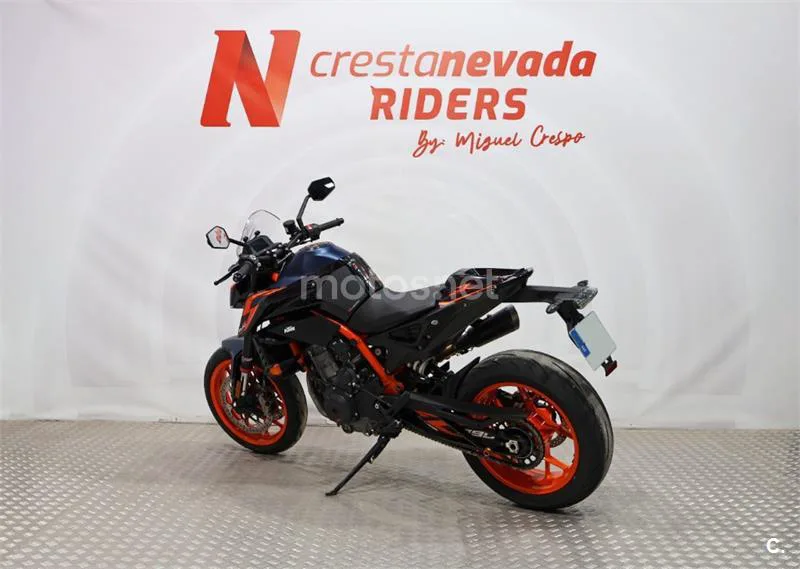 KTM 890 – Vista 10