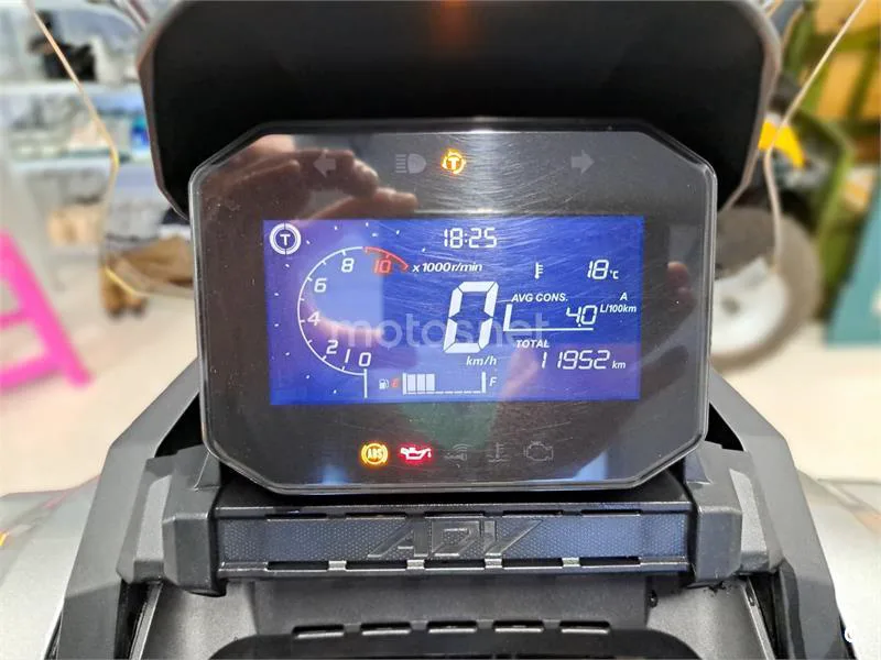Honda ADV 350 – Vista 10