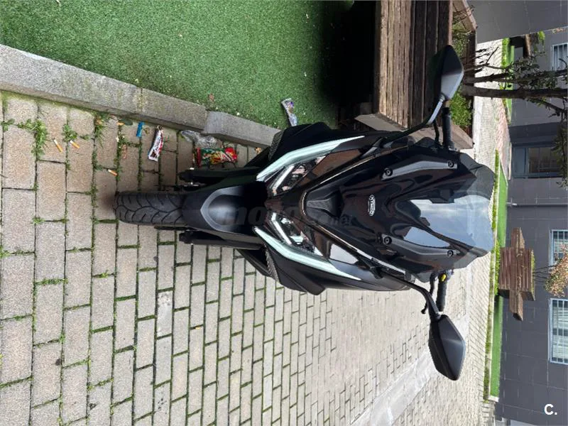 Kymco AK 550 – Vista 5