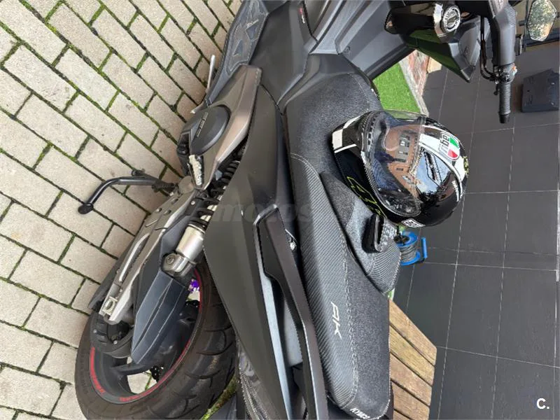 Kymco AK 550 – Vista 8