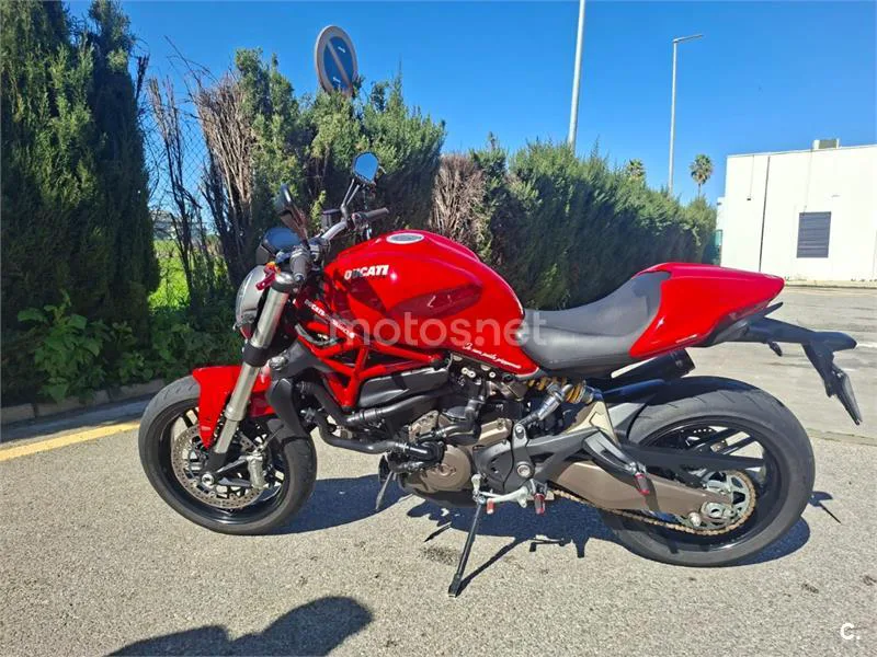 Ducati Monster 821 – Vista 2