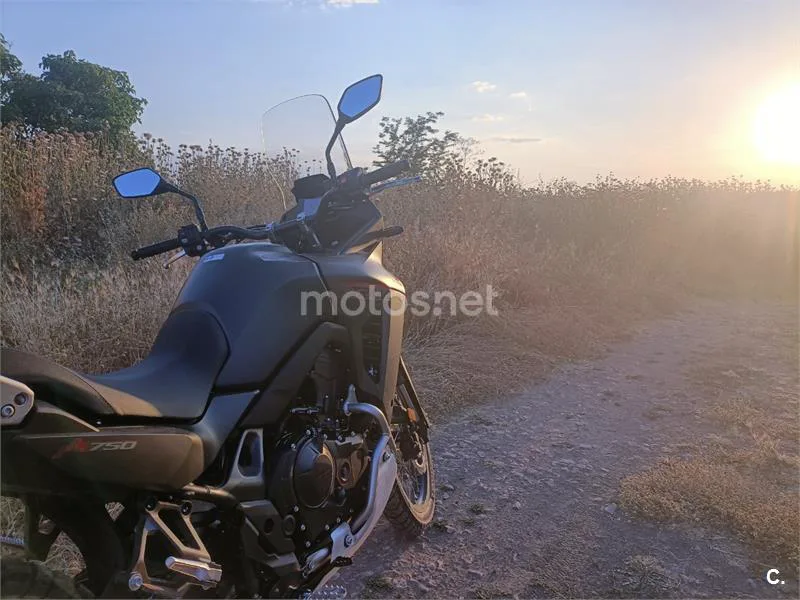 Honda XL 750 Transalp – Vista 2