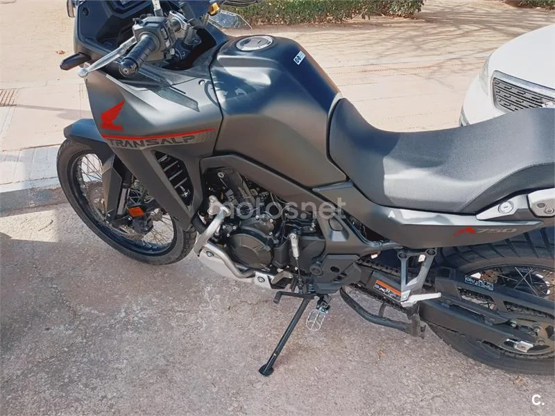 Honda XL 750 Transalp – Vista 7