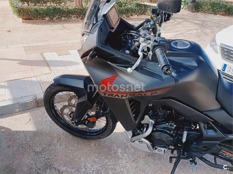 Honda XL 750 Transalp – Vista 9