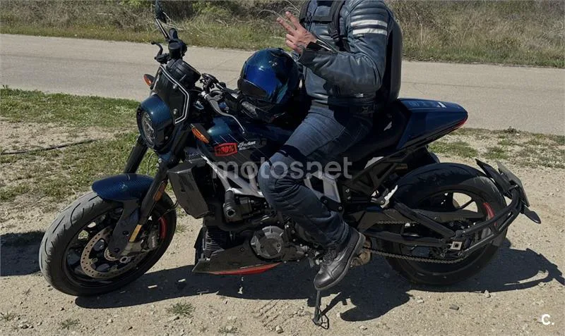 Indian FTR 1200 – Vista 2