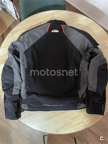 KTM 390 Duke – Vista 6