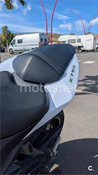 Kawasaki Z 750 – Vista 13