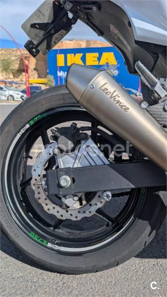 Kawasaki Z 750 – Vista 8