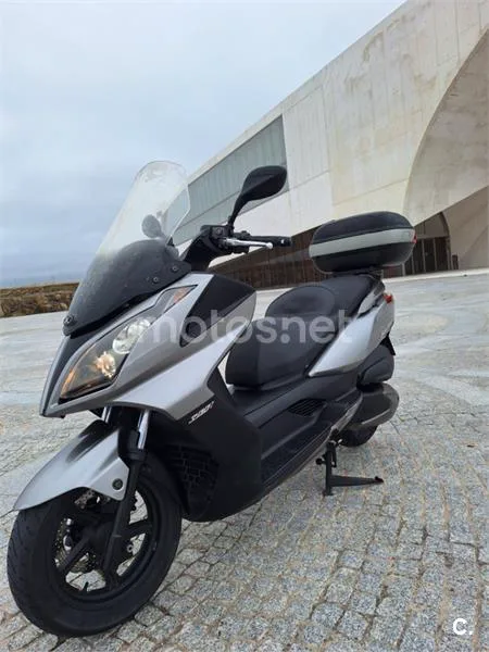 Kymco Super Dink 300i – Vista 2
