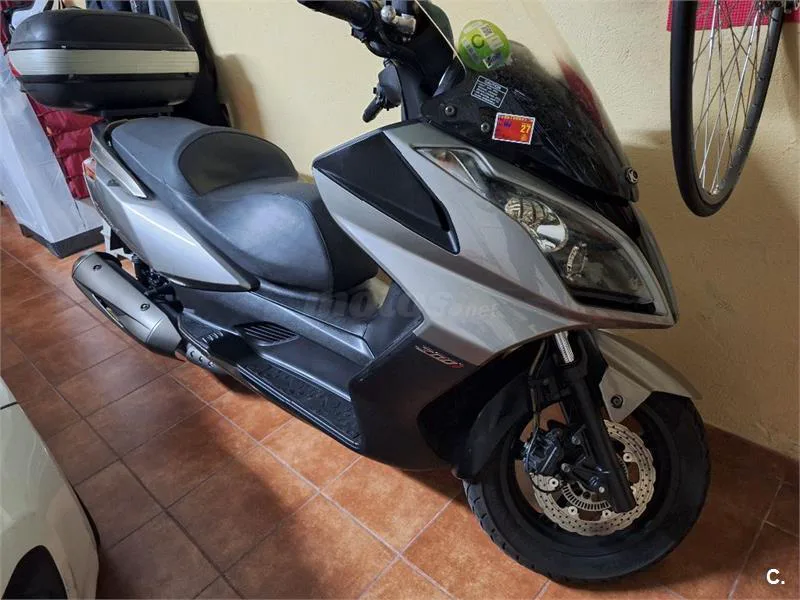 Kymco Super Dink 300i – Vista 11