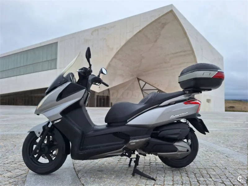 Kymco Super Dink 300i – Vista 4