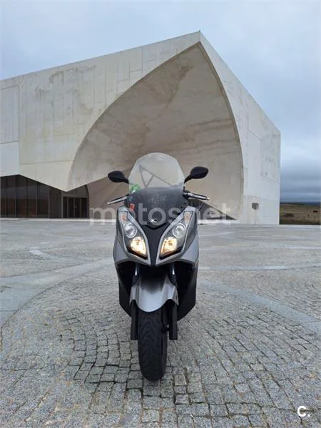 Kymco Super Dink 300i – Vista 5