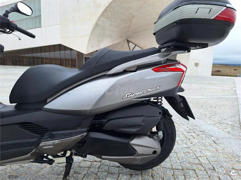 Kymco Super Dink 300i – Vista 9