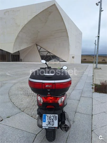 Kymco Super Dink 300i – Vista 10