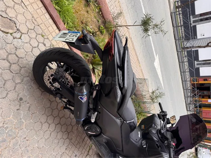 Yamaha TMAX – Vista 2