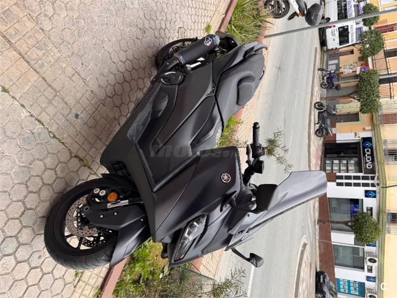 Yamaha TMAX – Vista 3
