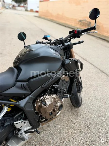 Honda CB 650 R – Vista 8