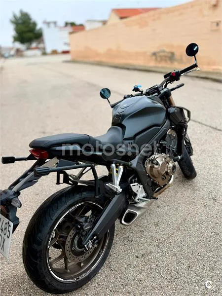 Honda CB 650 R – Vista 10