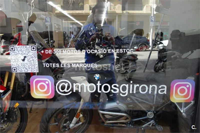 Yamaha XMAX 300 – Vista 17