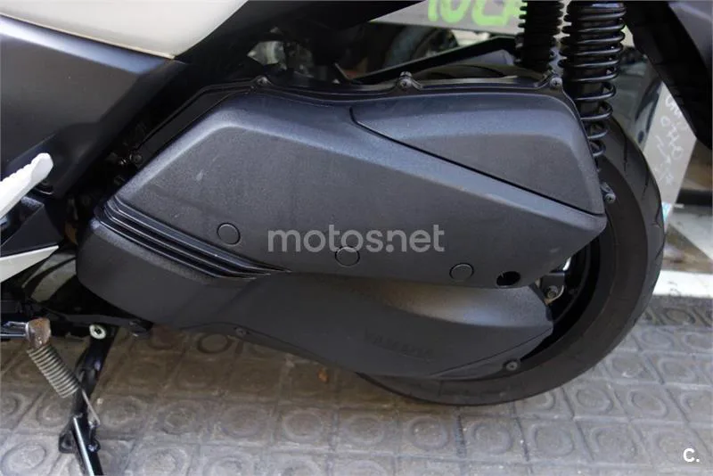 Yamaha XMAX 300 – Vista 4