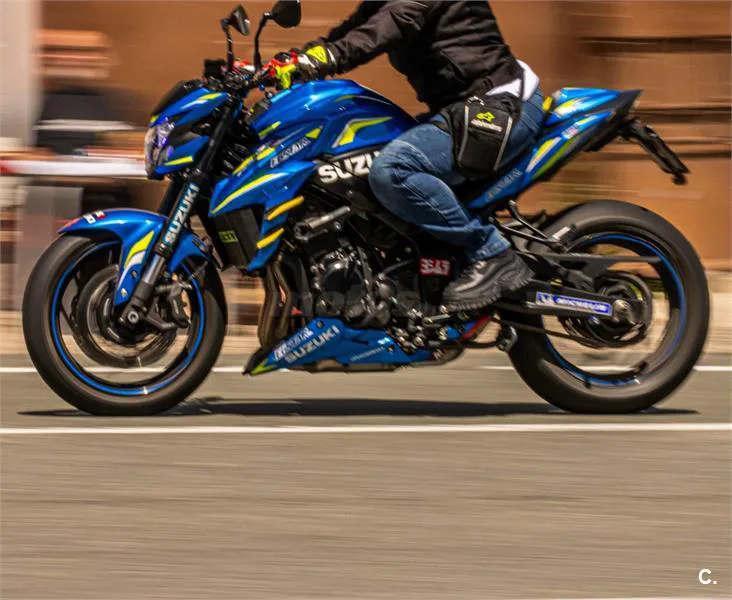 Suzuki GSX-S750 – Vista 8