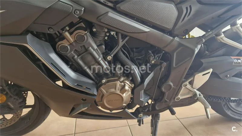 Honda CBR 650 R – Vista 6