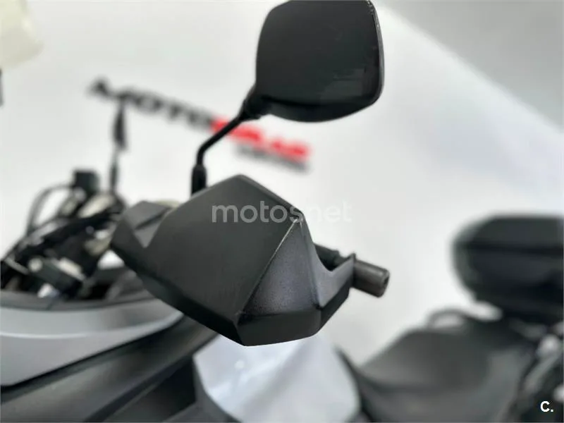 Suzuki V-Strom 650 – Vista 21