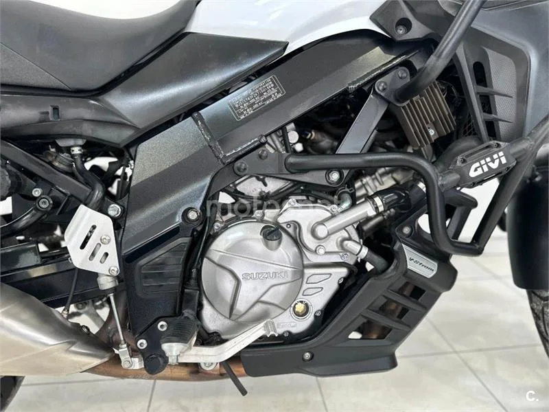 Suzuki V-Strom 650 – Vista 9