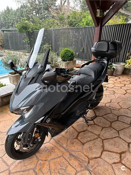 Yamaha TMAX 560 – Vista 3