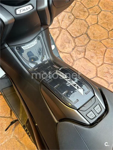 Yamaha TMAX 560 – Vista 5
