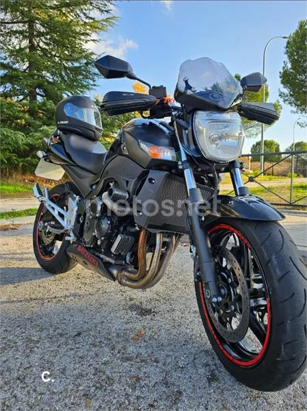 Suzuki GSR 600 – Vista 2
