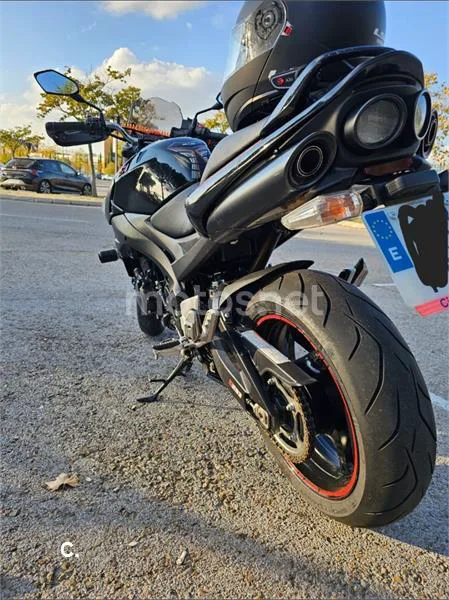 Suzuki GSR 600 – Vista 4