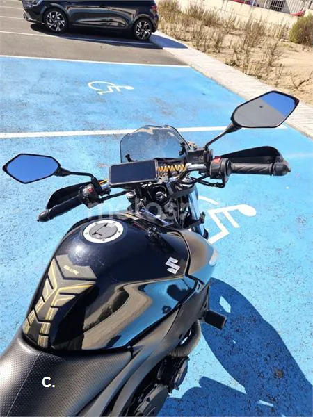 Suzuki GSR 600 – Vista 7