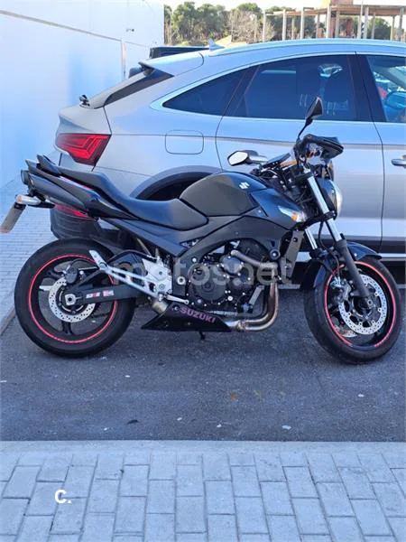 Suzuki GSR 600 – Vista 10
