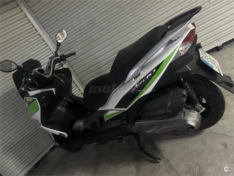 Kawasaki J 300 – Vista 3
