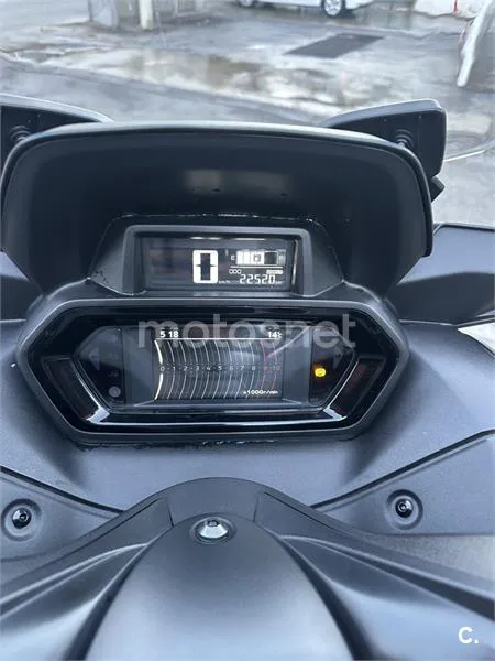 Yamaha XMAX 300 – Vista 2