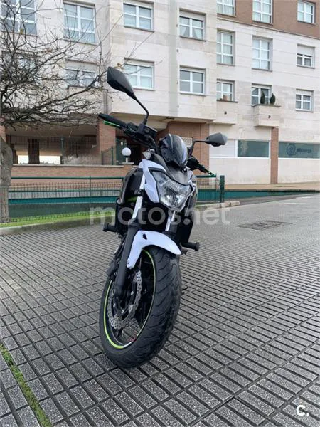 Kawasaki Z 650 – Vista 2