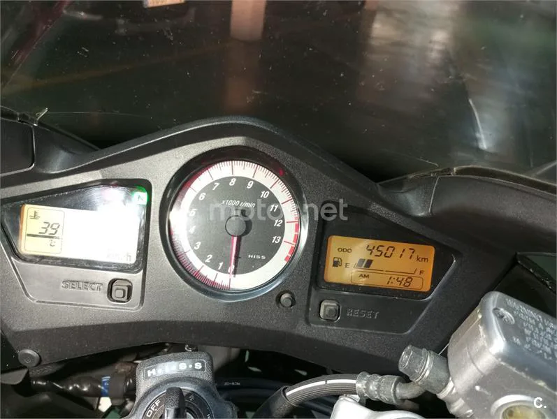 Honda VFR 800 FI – Vista 7