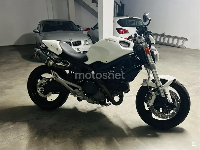 Ducati Monster 696 – Vista 3