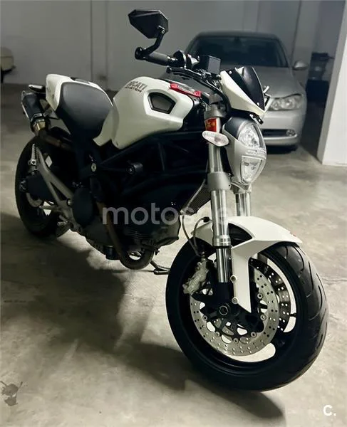 Ducati Monster 696 – Vista 5